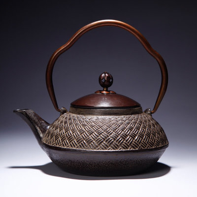 真正日本龍?jiān)铺弥窕h鐵壺 無(wú)涂層養(yǎng)生的茶道藝術(shù)